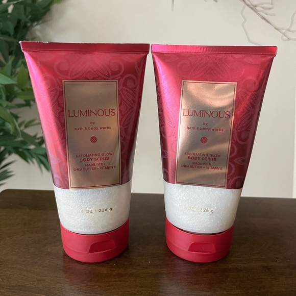Two Bath & Body Works Luminous Exfoliating Glow Body Scrubs 8 Oz Each - Picture 1 of 1